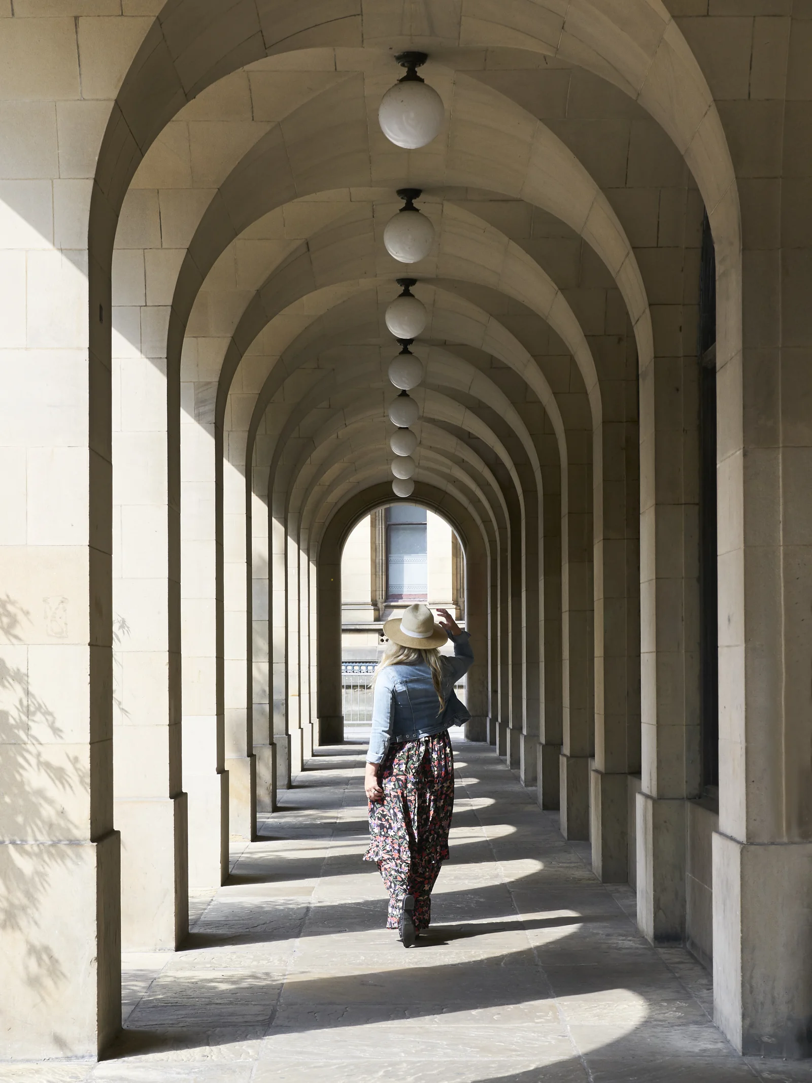 Women in Manchester City Hall / Jennifer Chong