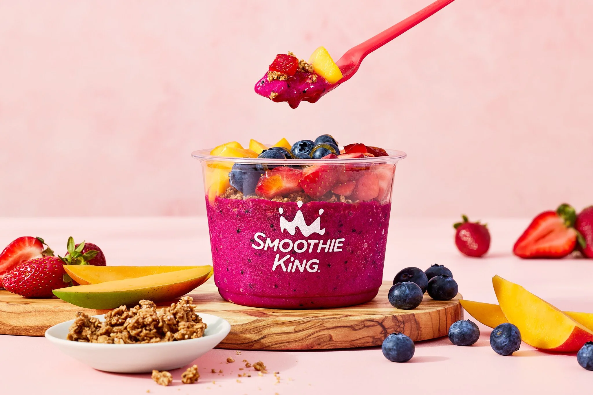 Bee Berry Sting Pitaya Bowl from Smoothie King - Strawberries and Banana Classics! / Jennifer Chong Food, Beverage and Lifestyle Photographer