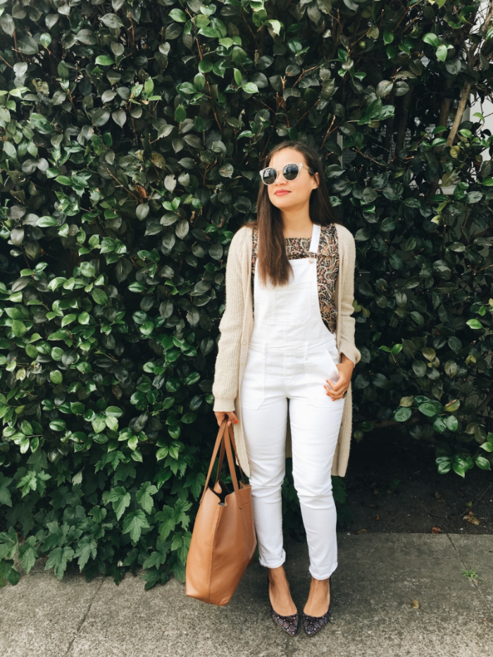 Blouse: thrifted, J Crew | Overalls: Old Navy | Tote: Cuyana | Shoes: Banana Republic | Sunglasses: thrifted 