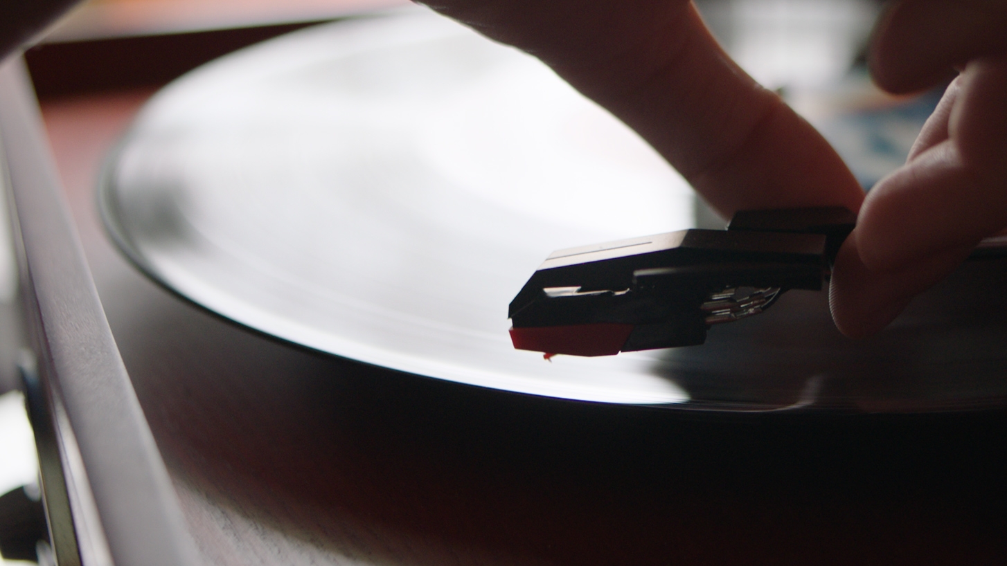 Idol record player cu.jpg