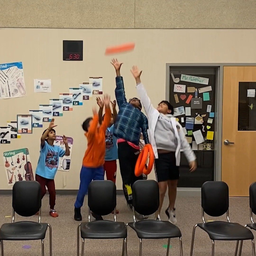 TRC strikes again at Cherry Crest STEM Night🌙! Last Saturday, TRC visited the incredible kids at Cherry Crest Elementary School, showing them the fun of robotics🔥! The kids learned about the mechanisms of our FRC Crescendo bot and had a blast catch