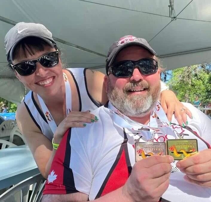 Keri and Chewie @yycguy65 celebrating Red Eyes and @dragnum_dragonboat  wins together.
.
.
#lethdragonfest #lethdragonfest22 #yycdbs #paddlesupyyc #dragonboatcommunity