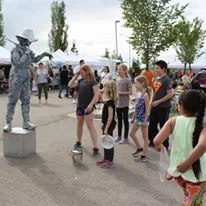 The silver lady was a favourite and amusing busker to watch. Next time you see her drop a coin in her bucket, see what happens.... 