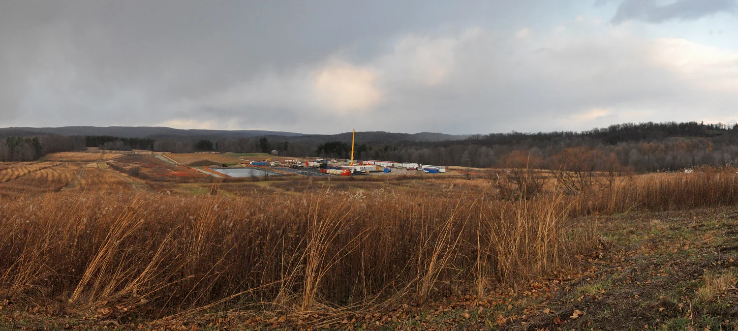Williams’ Rial gas well pad in construction. Donegal, PA. © Brian Cohen/MSDP 2011