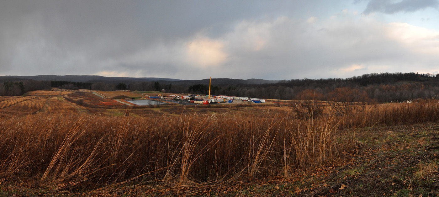  Williams’ Rial gas well pad under construction. Donegal, PA.&nbsp; © Brian Cohen/MSDP 2012 