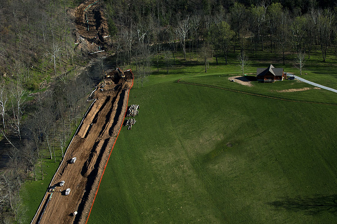  Aerial view of pipeline construction in Greene County.&nbsp; ©  &nbsp; Martha Rial/MSDP 2012  