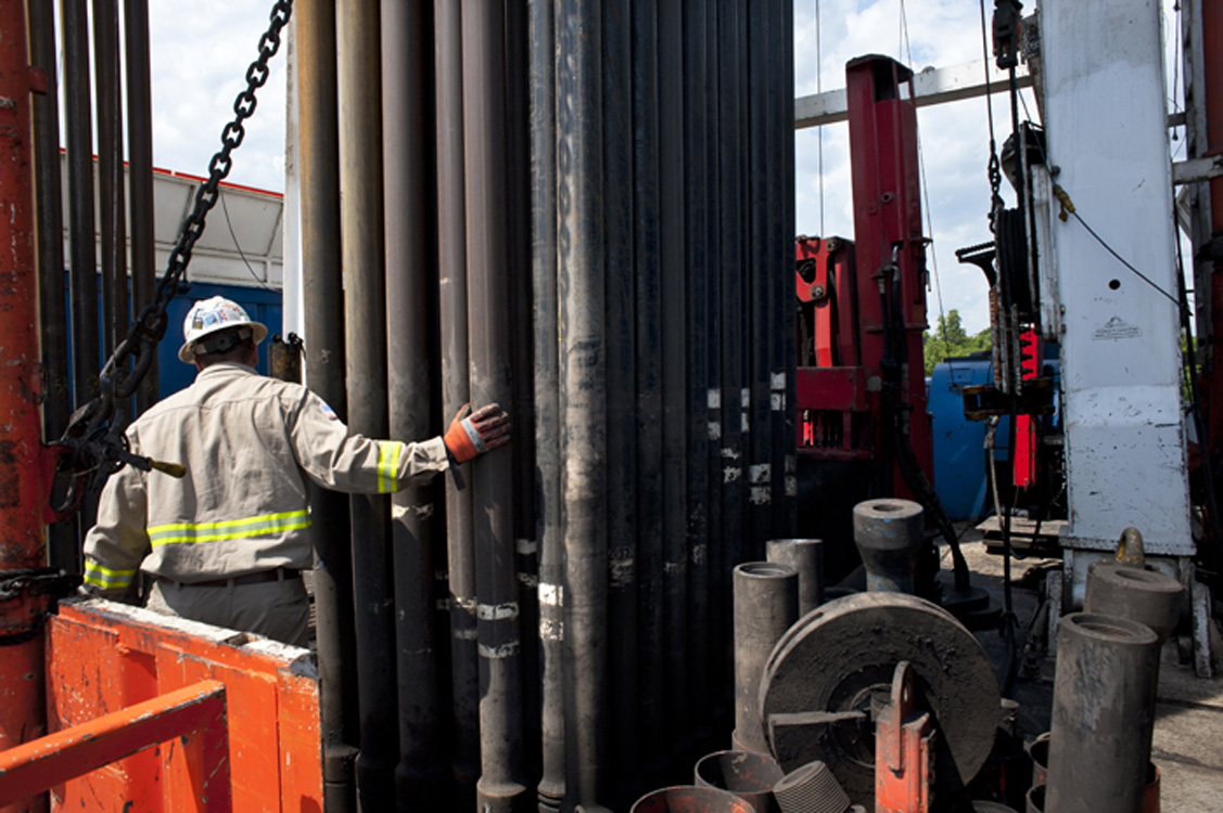  Horizontal rig manager Vince Black at Consol Energy's NV-41 rig in S. Franklin Township in Washington County.&nbsp; ©&nbsp;  Martha Rial/MSDP 2012  