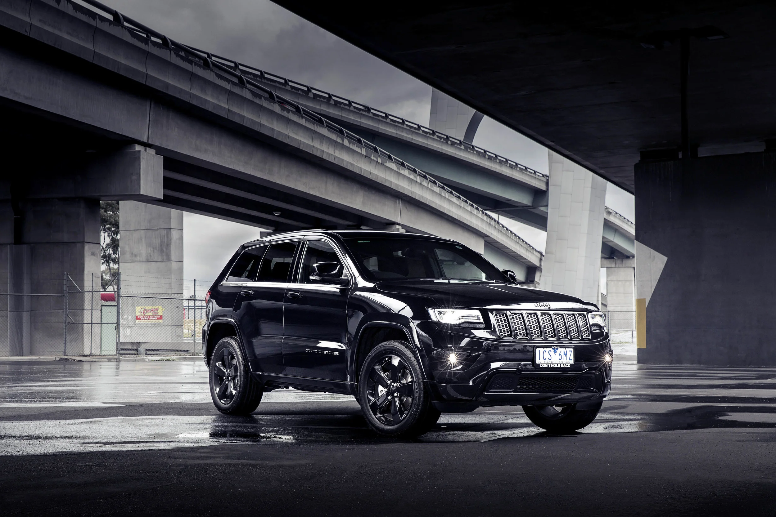 Jeep Cherokee Blackhawk.jpg