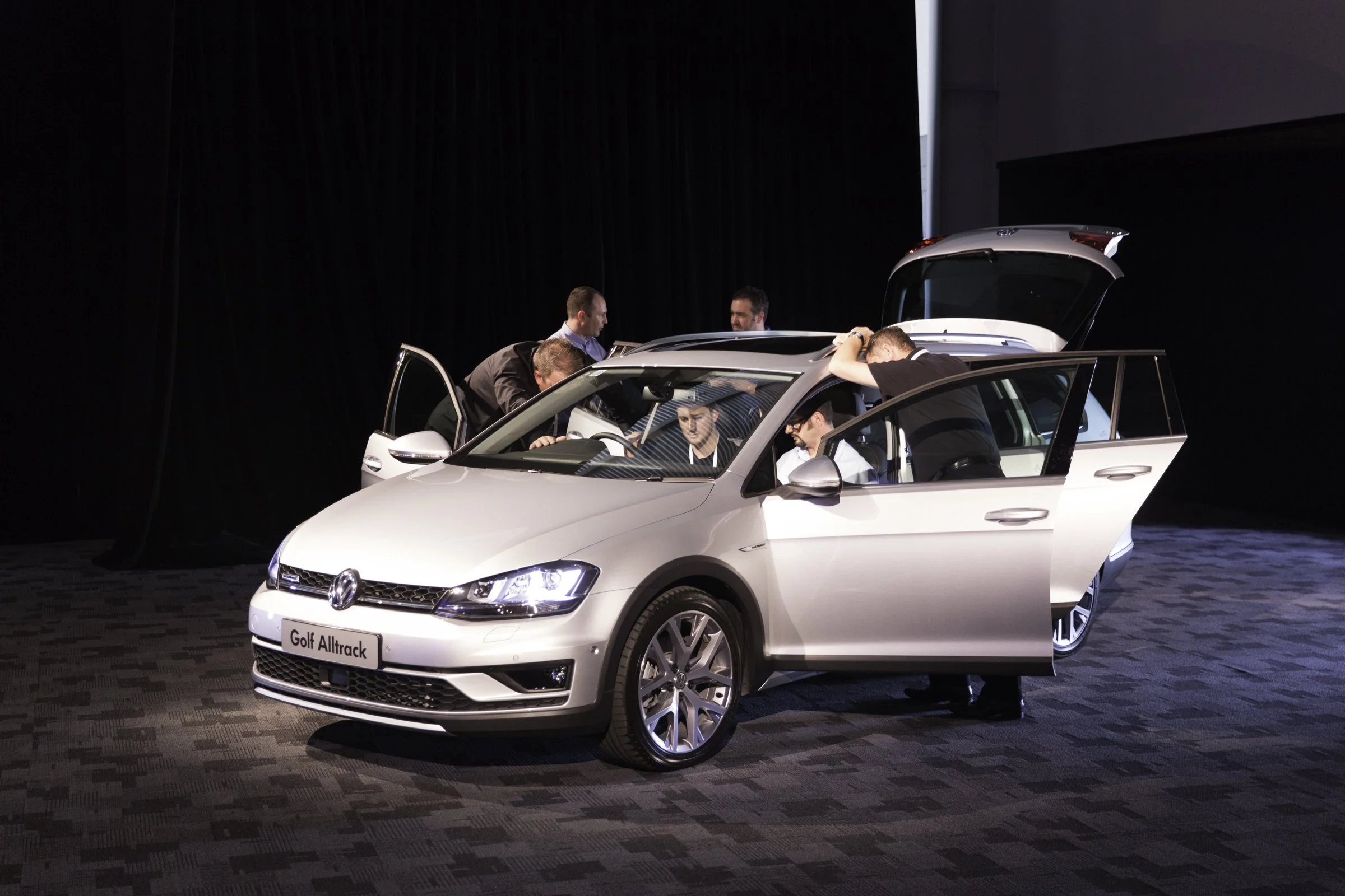 VW Passat-2379.jpg