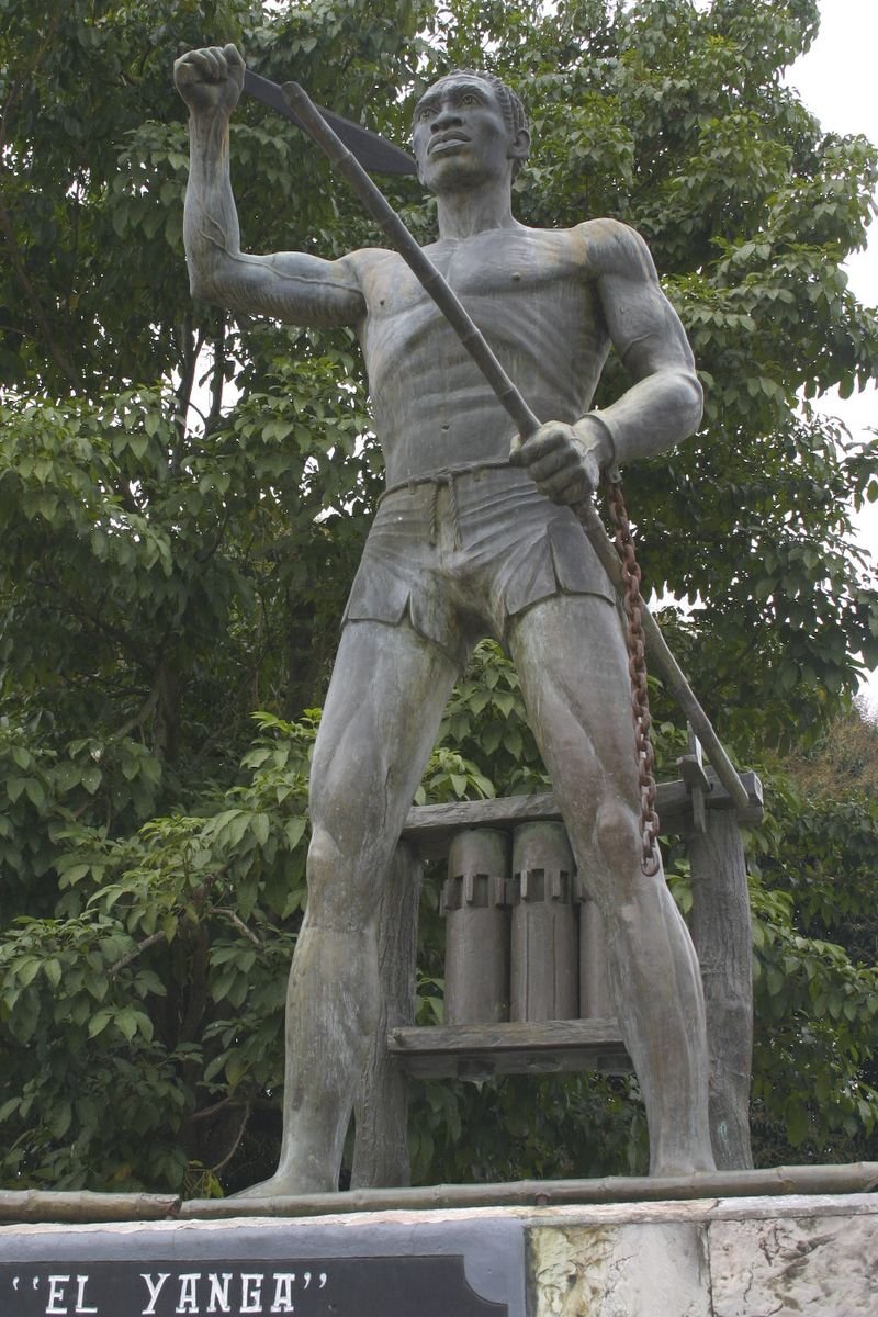 Gaspar Yanga statue