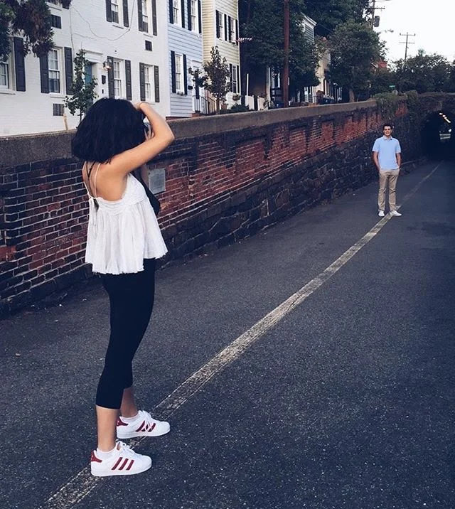 a little behind the scenes action of a senior shoot last summer. contact me if your interested in having your senior portraits taken in august or this coming fall!