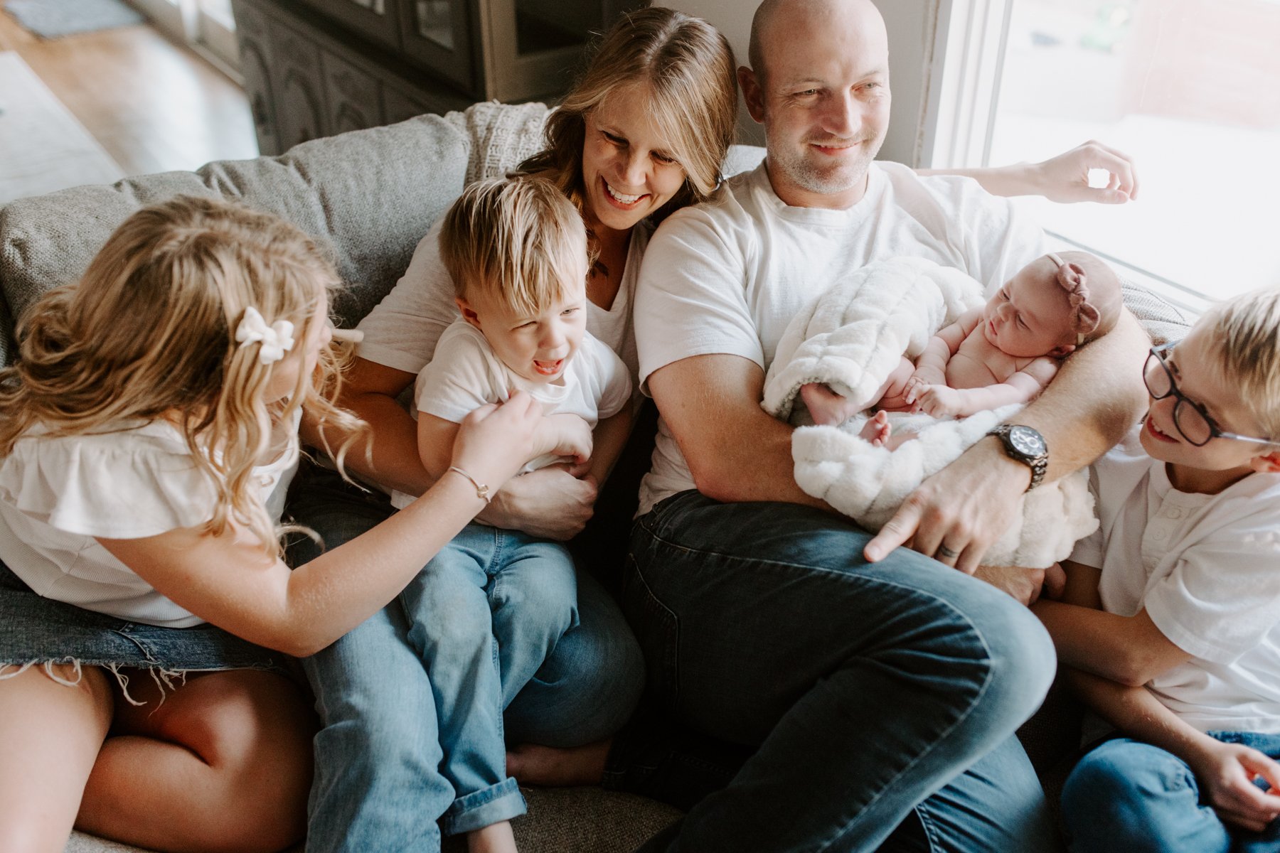 The Askins Family | Lifestyle Newborn Photoshoot | Nebraska