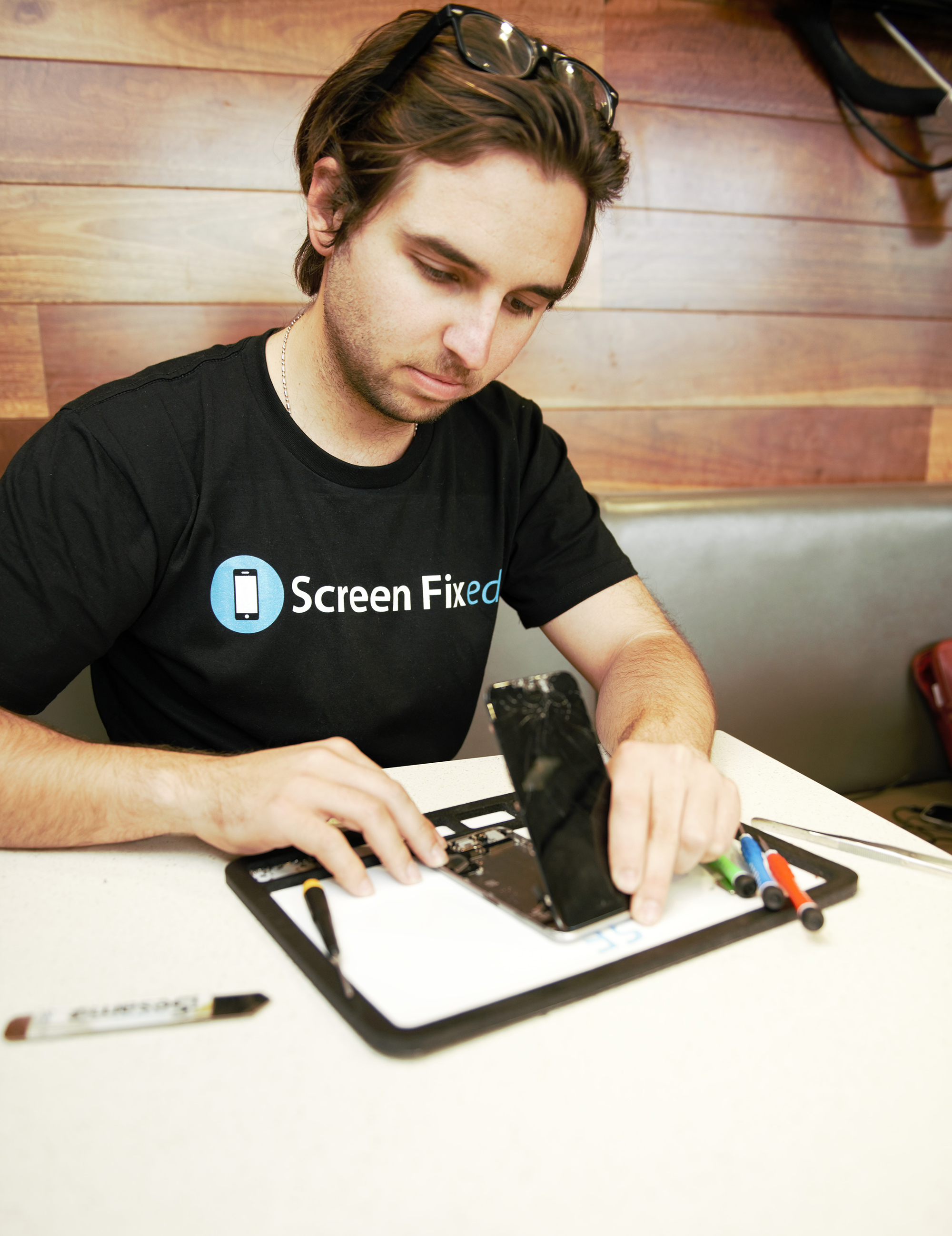 Screen Fixed offers on-demand phone repairs at the time and place of the customer's choosing