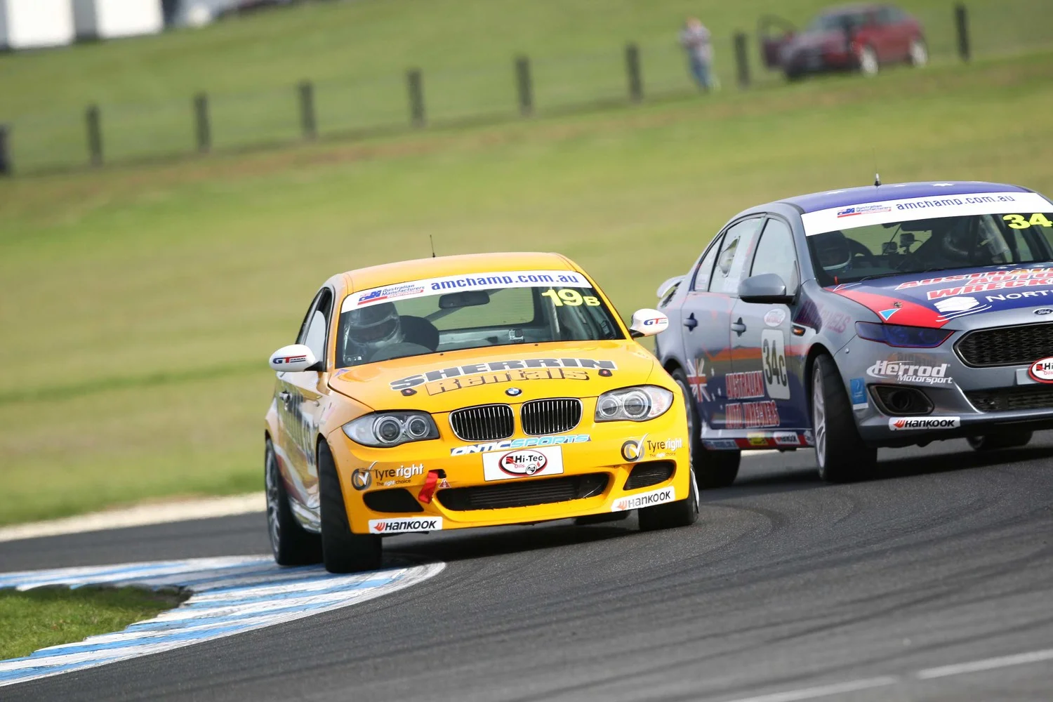 NEW-LOOK PRODUCTION CAR SERIES SETS 2016 CALENDAR