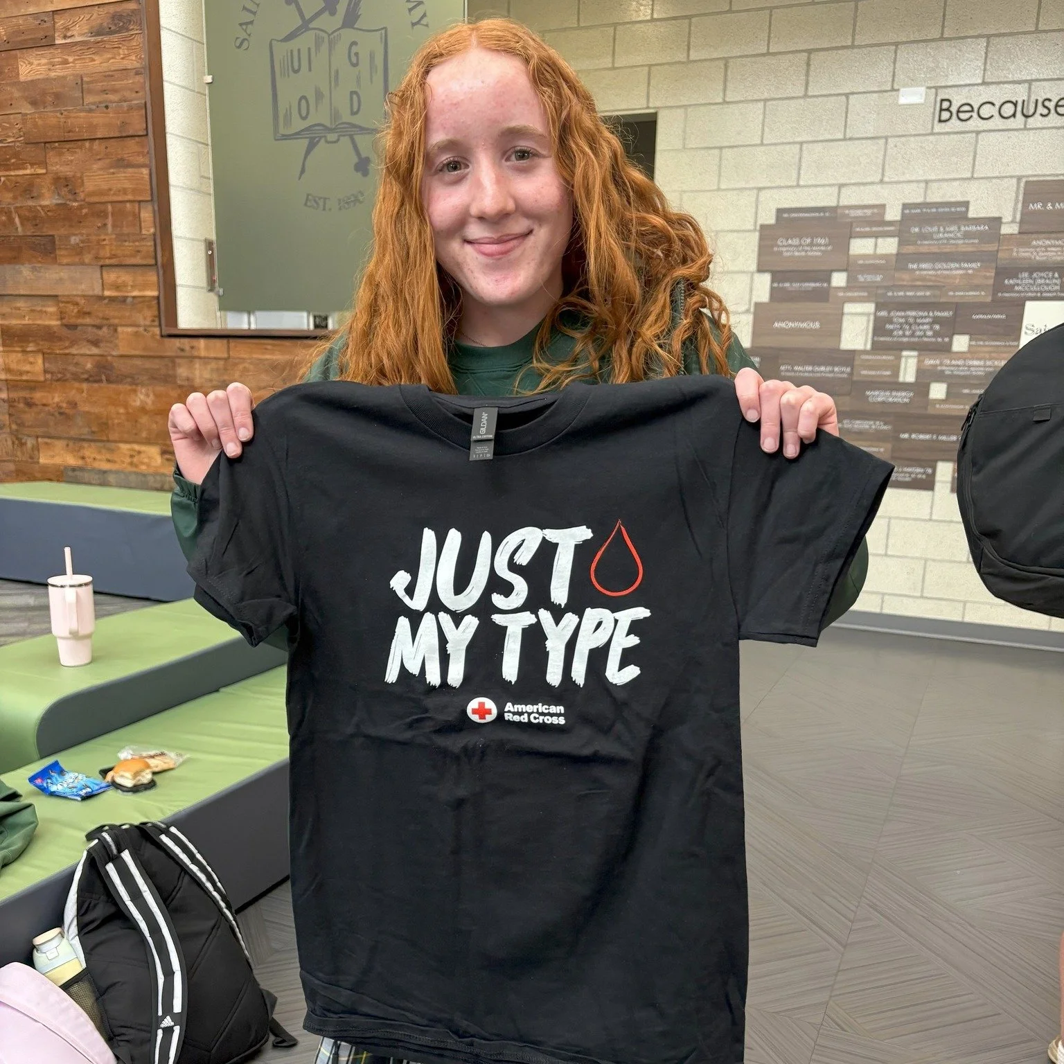 🩸DON'T FORGET🩸
 Saint Bede Community Blood Drive is Monday, Nov. 4! 💚🐻
Join us any time between 1 and 6 p.m. in the Perino Science Center to make a life-saving difference!
We're once again aiming to collect 100 pints this school year. If we re