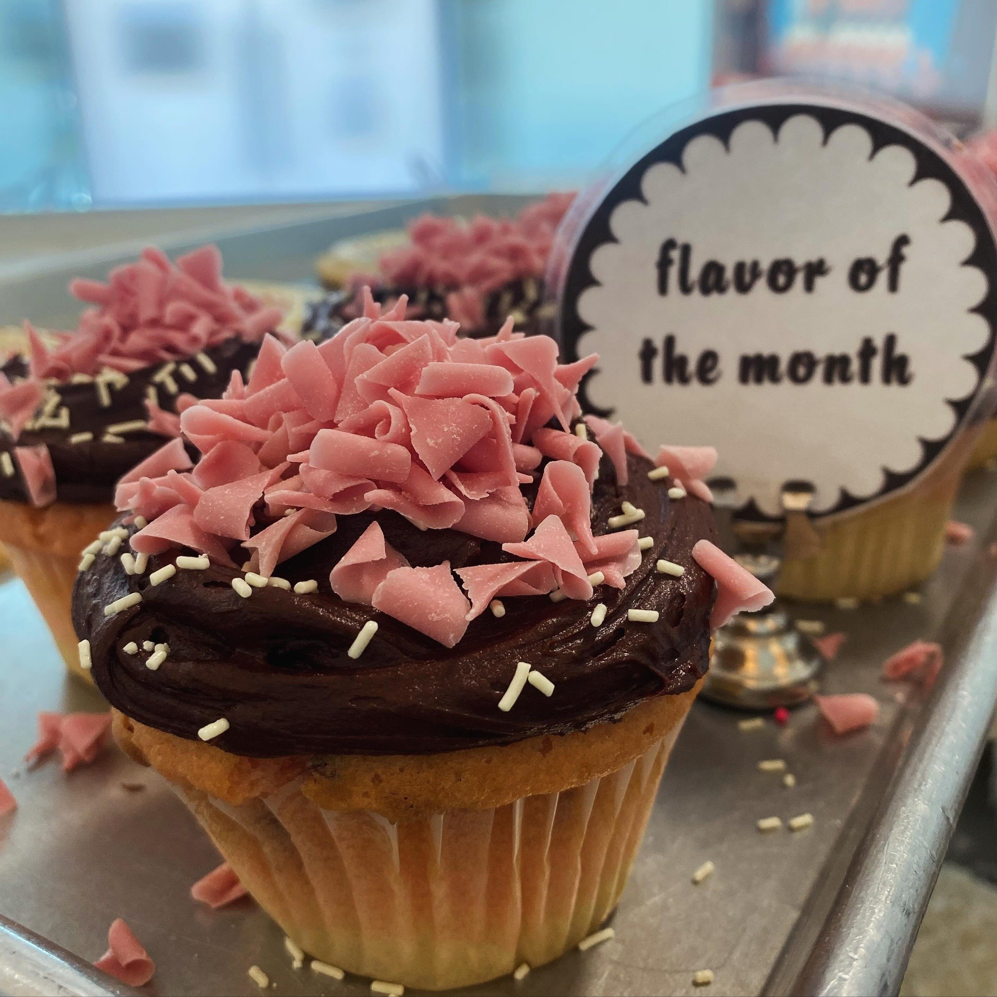 Today&rsquo;s your last chance to get our April FOM, Neapolitan. Tomorrow we&rsquo;re bringing back our Raspberry Cream Cheese, just in time for Mother&rsquo;s Day! #frostedcupcakery #belmontshore #cupcakes