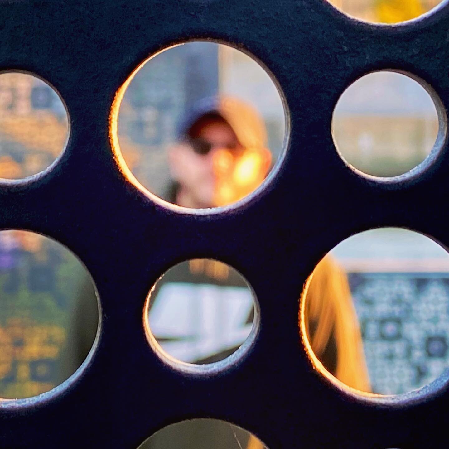 Connect for?
_____
#sanfrancisco #connectfour #socialdistancing #heronsheadpark #hunterspoint #igerssf #naturepreserve #grid #focus #pandemicplayground