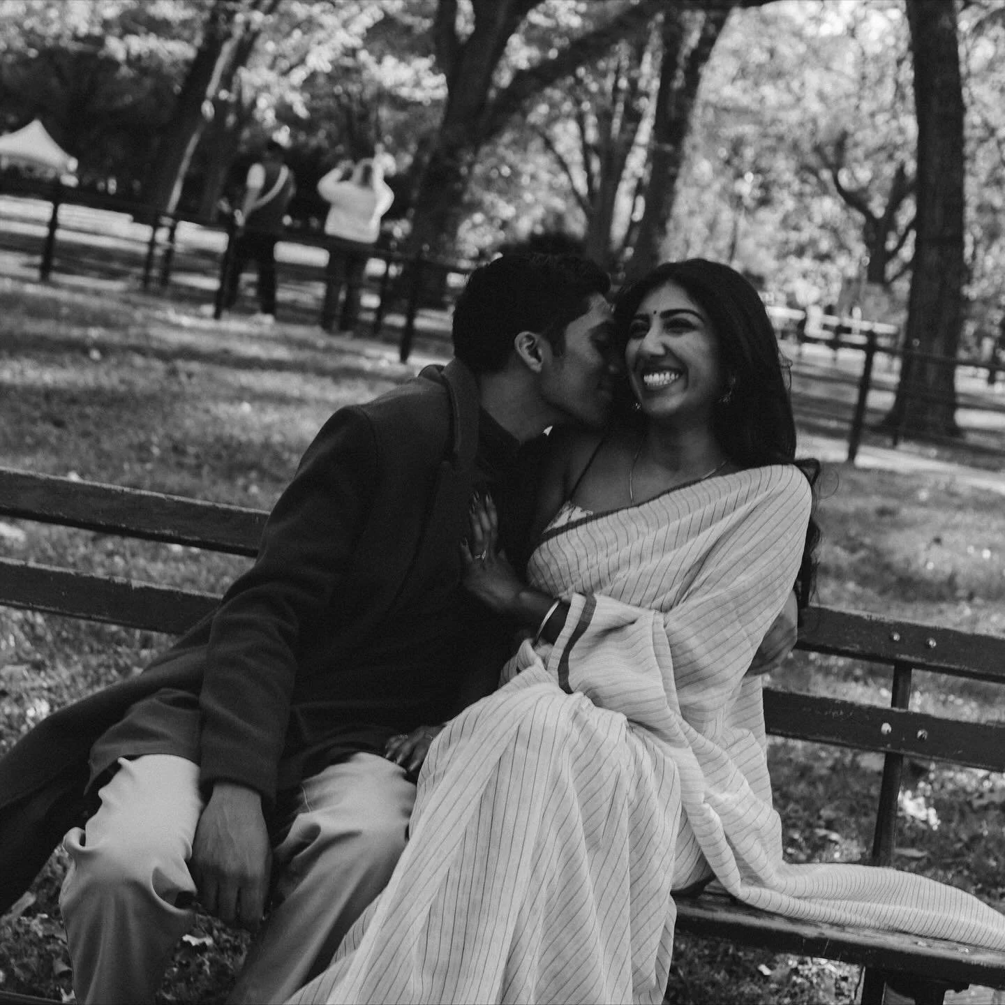 It&rsquo;s officially fall in NYC, and I got to spend the morning with Vishnu &amp; Meera capturing them soaking it up in Central Park! 
.
#centralpark #autumnishere #fallphotoshoot #centralparkphotographer #centralparkphotoshoot #centralparkphotogra