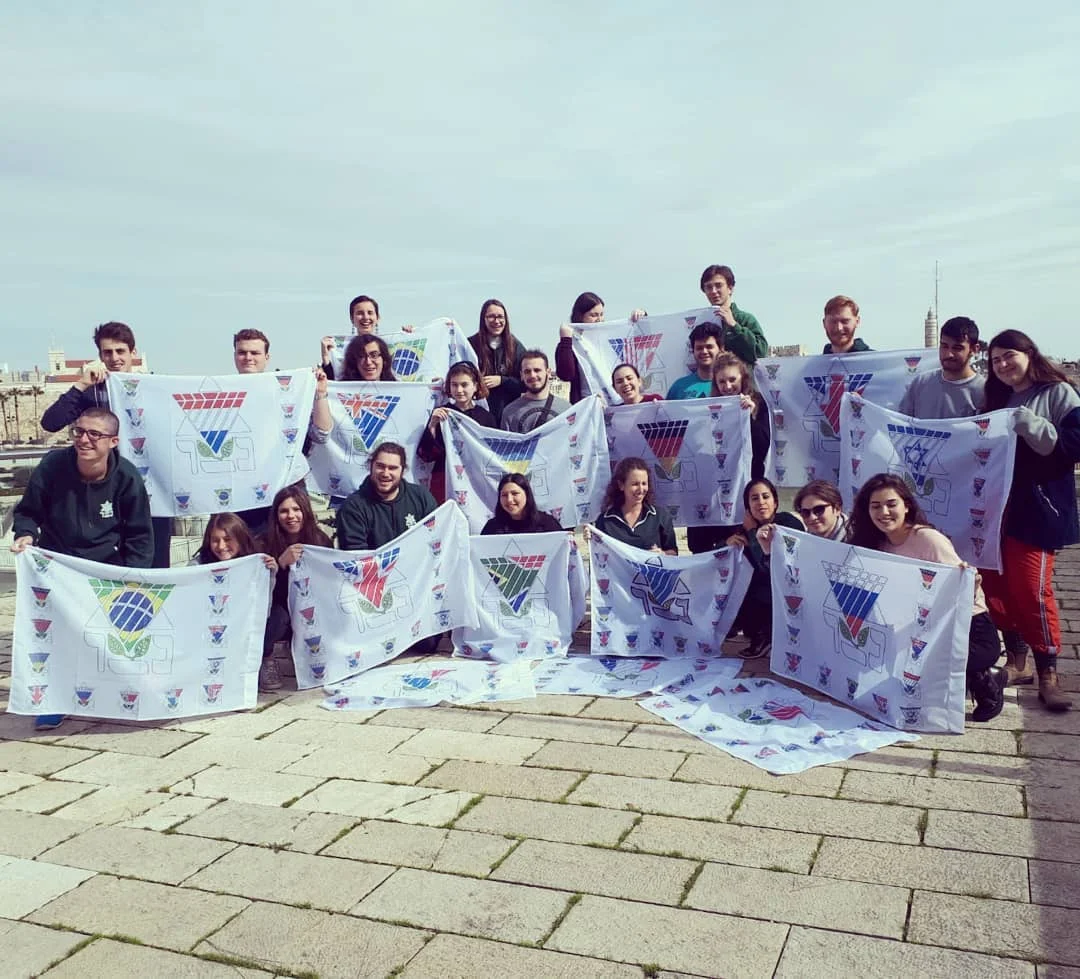 15 sniffim (branches) together as one movement under Netzer Olami, the progressive Jewish youth movement.