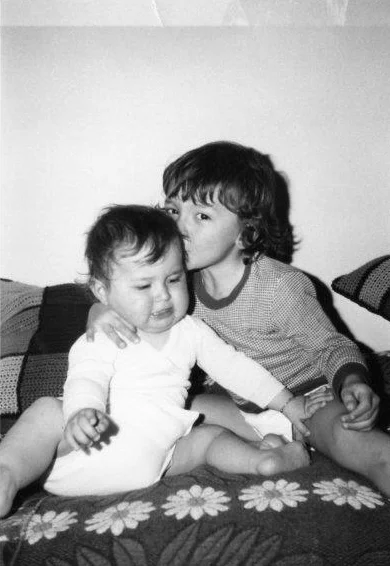 “Un uomo può dirsi veramente ricco quando vede i suoi figli corrergli incontro anche se le sue mani sono vuote.”