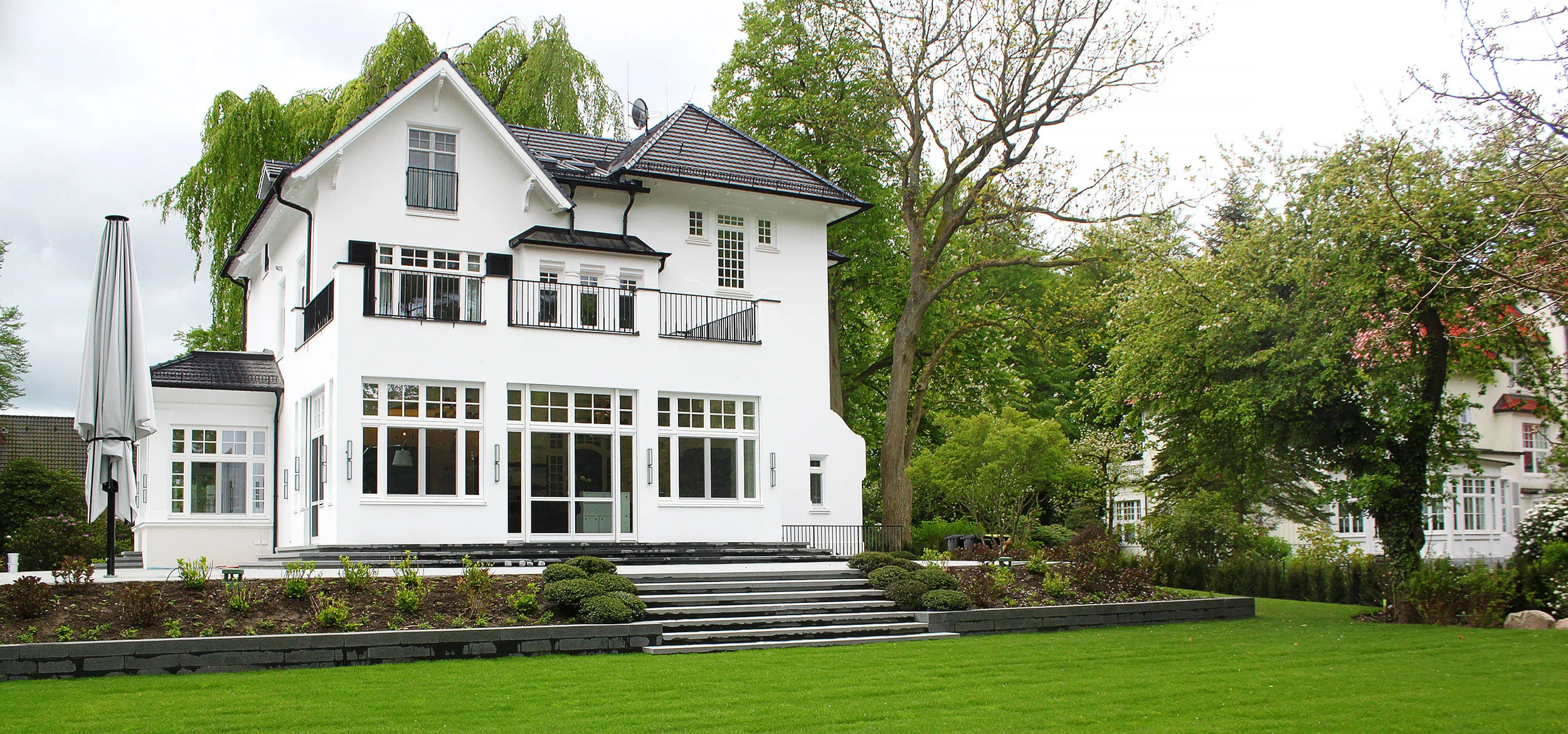01_Maahs-Ivens_Gartenbau_Referenz1_Perfekt_Banner.jpg