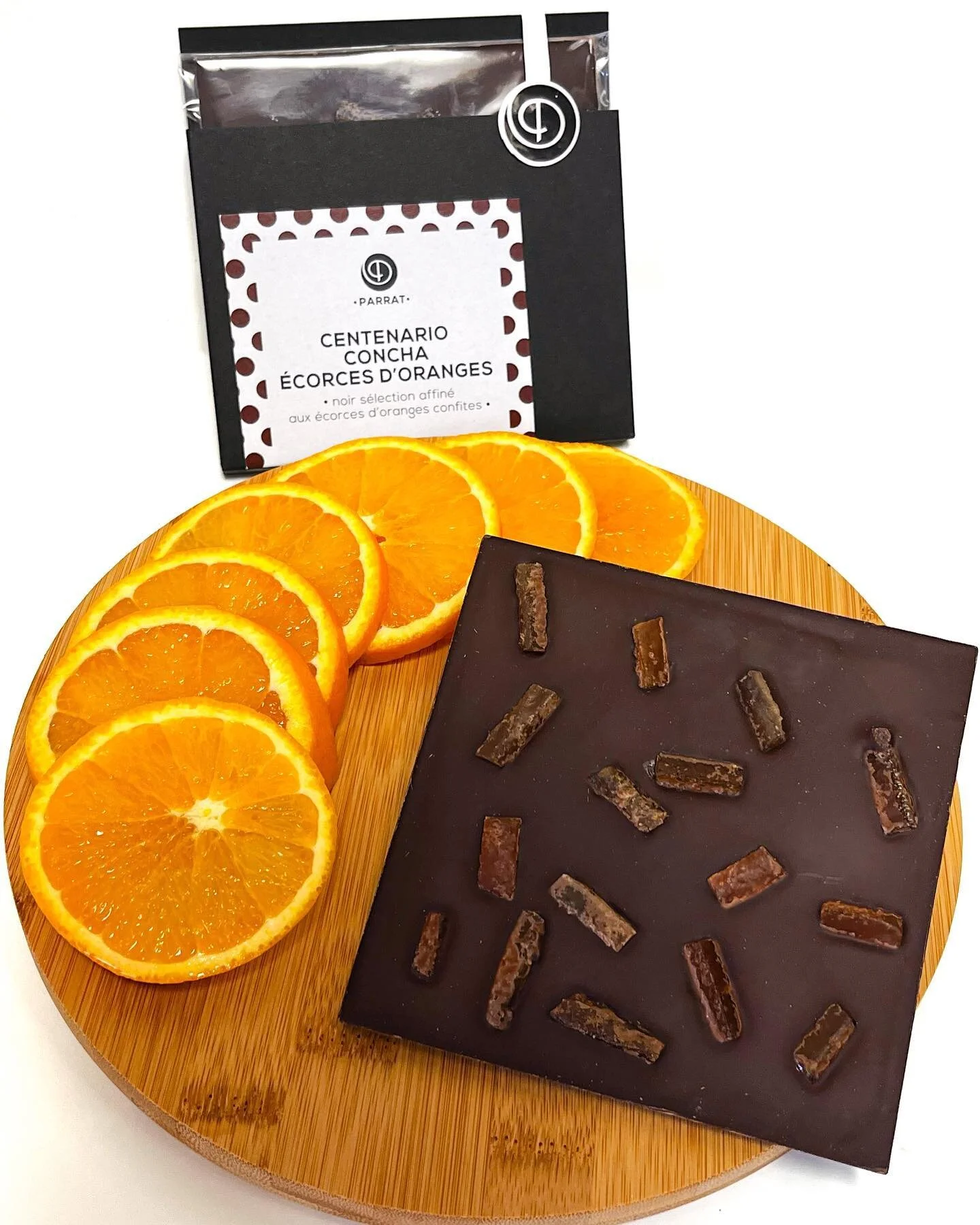 Centenario concha 70% aux écorces d'orange. 🍊
Mariage de cacao des plaines sauvages, fèves criollo de Maracaïbo et des Esmeraldas
•
•
#boulangerie #confiserie #chocolat #plaquedechocolat #orange #instafood #foodporn #sai