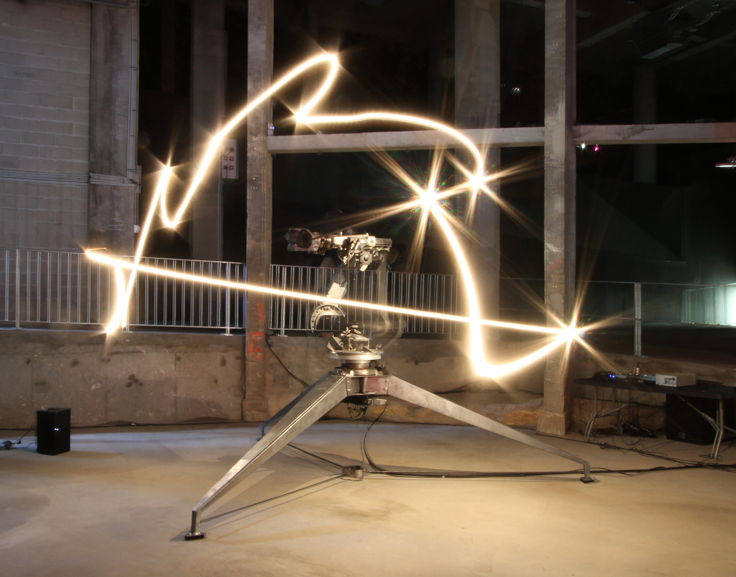 ADA_Holly-Herndon_spline36-5-nos3_high-res 2.jpg