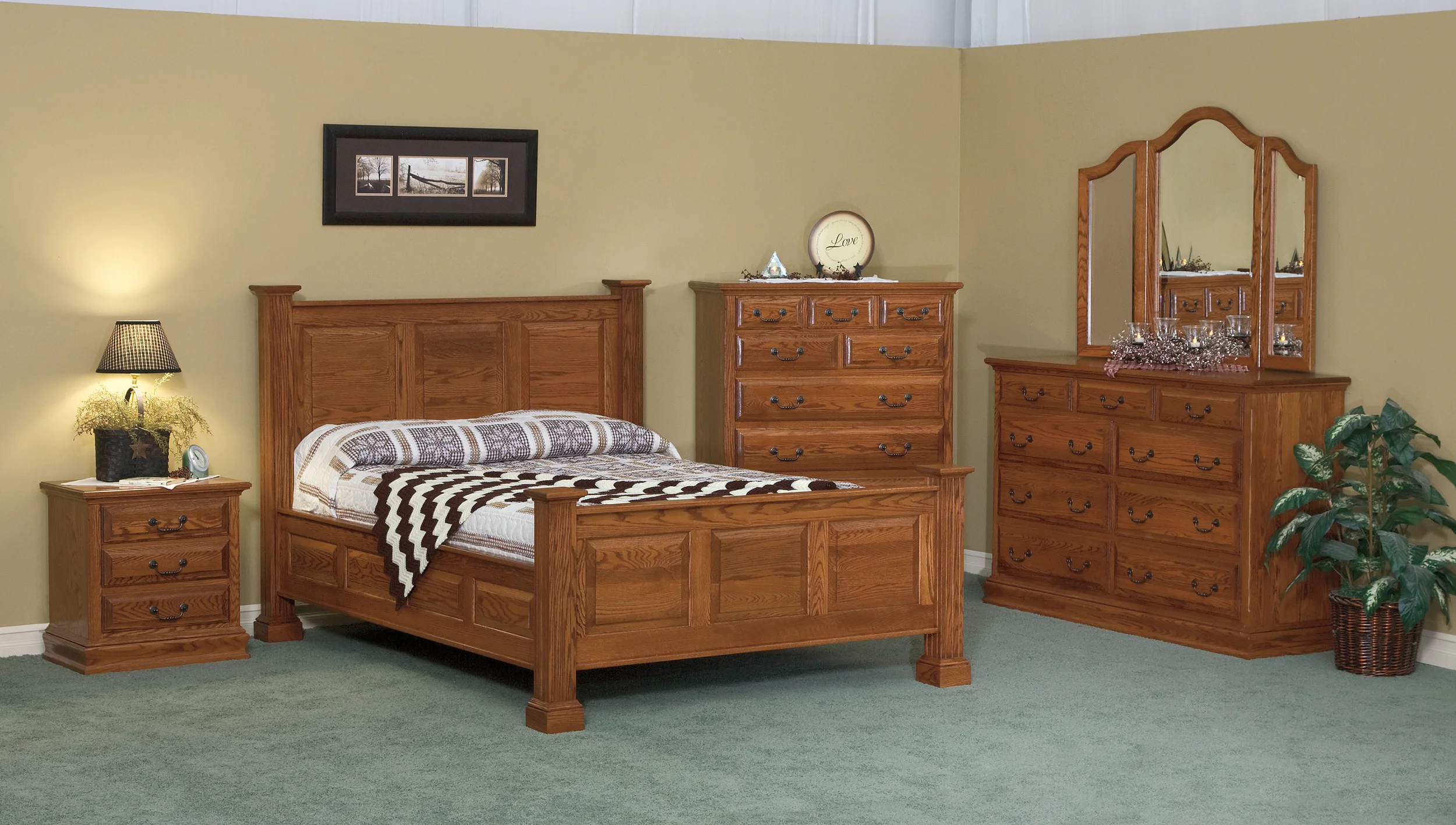 187236-royal bedroom.jpg