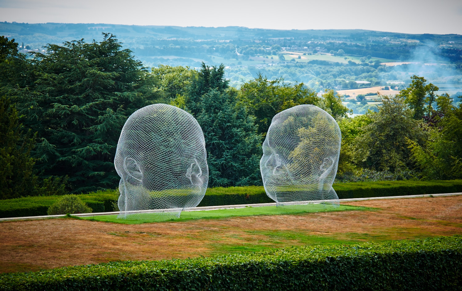 Nuria and Irma, artist Jaume Plensa