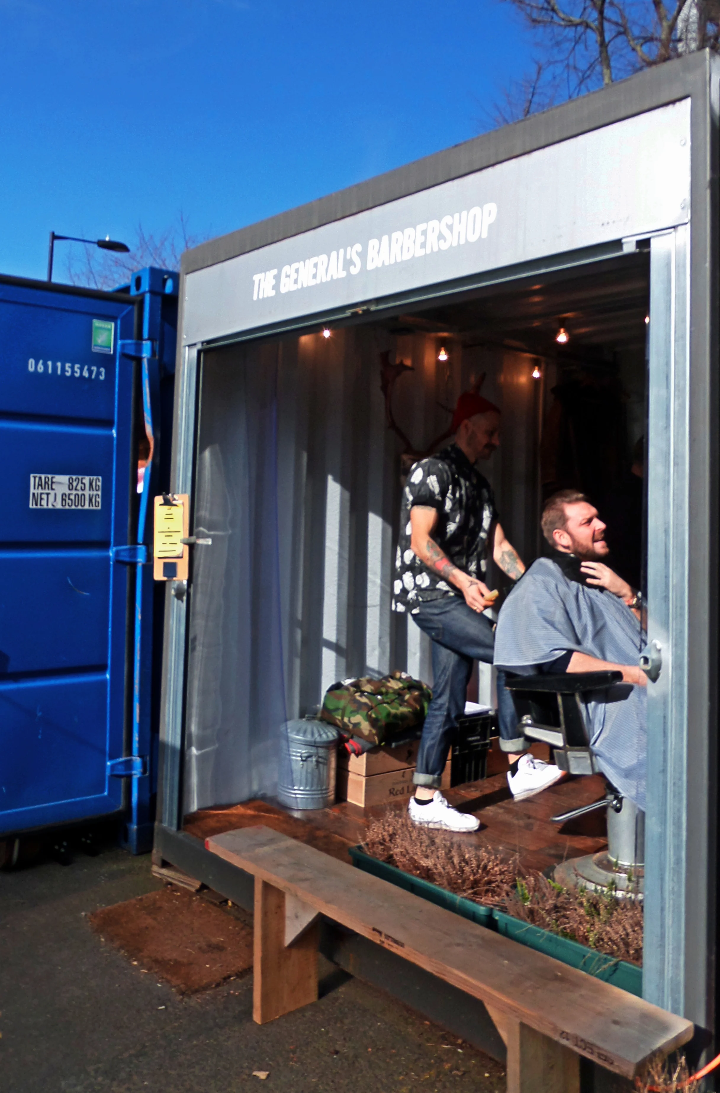 A pop-up barber shop in a container, why not?
