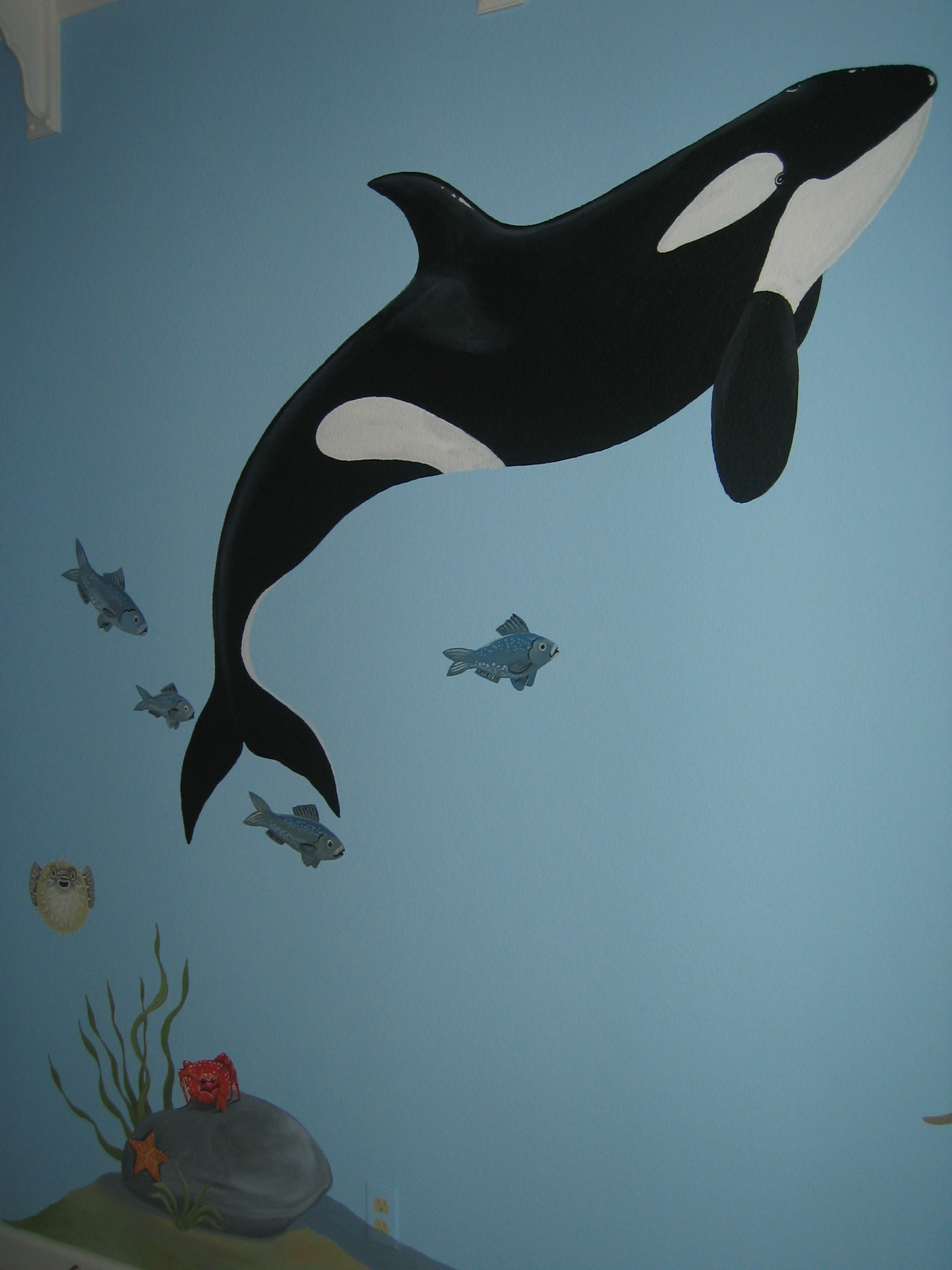 20040525.08.mural.killer.whale.jpg