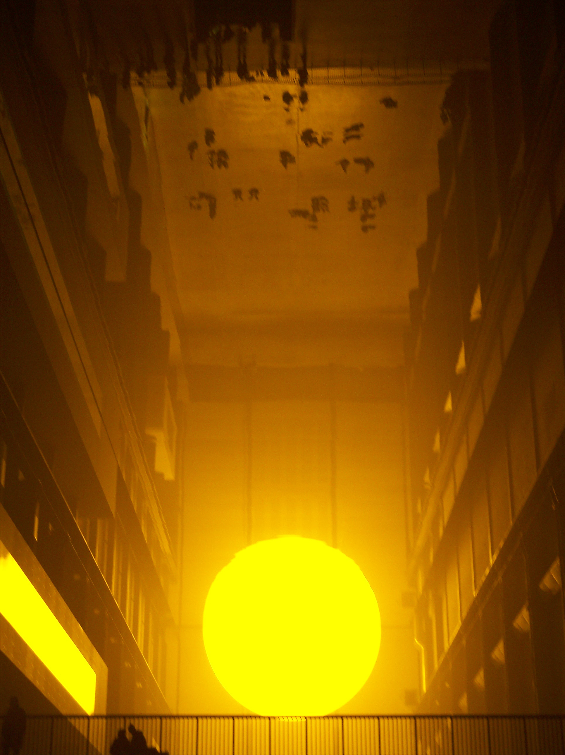 2004_01-08_Olafur-Eliasson_The-Weather-Project-[Tate-Modern]_12_Photograph_James-Bulley.jpg