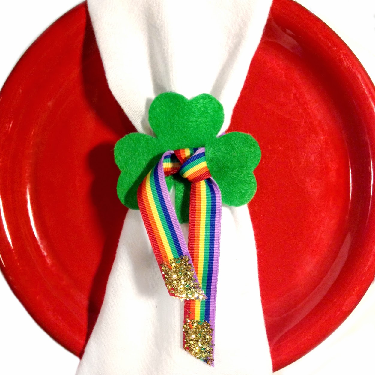 Make Cute St Patrick's Day Shamrock Napkin Ring Holders