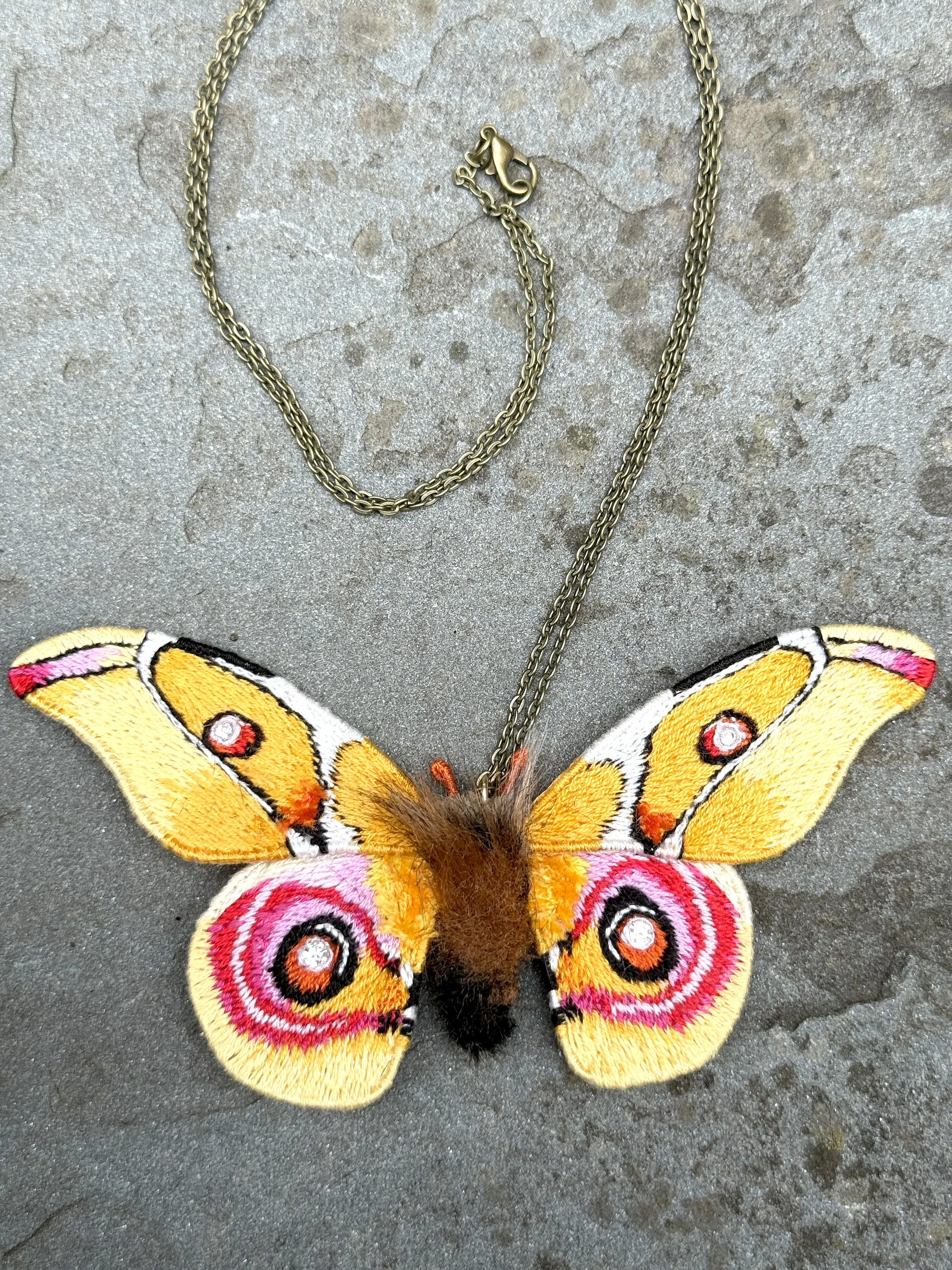 Y butterfly w chain facci.jpg