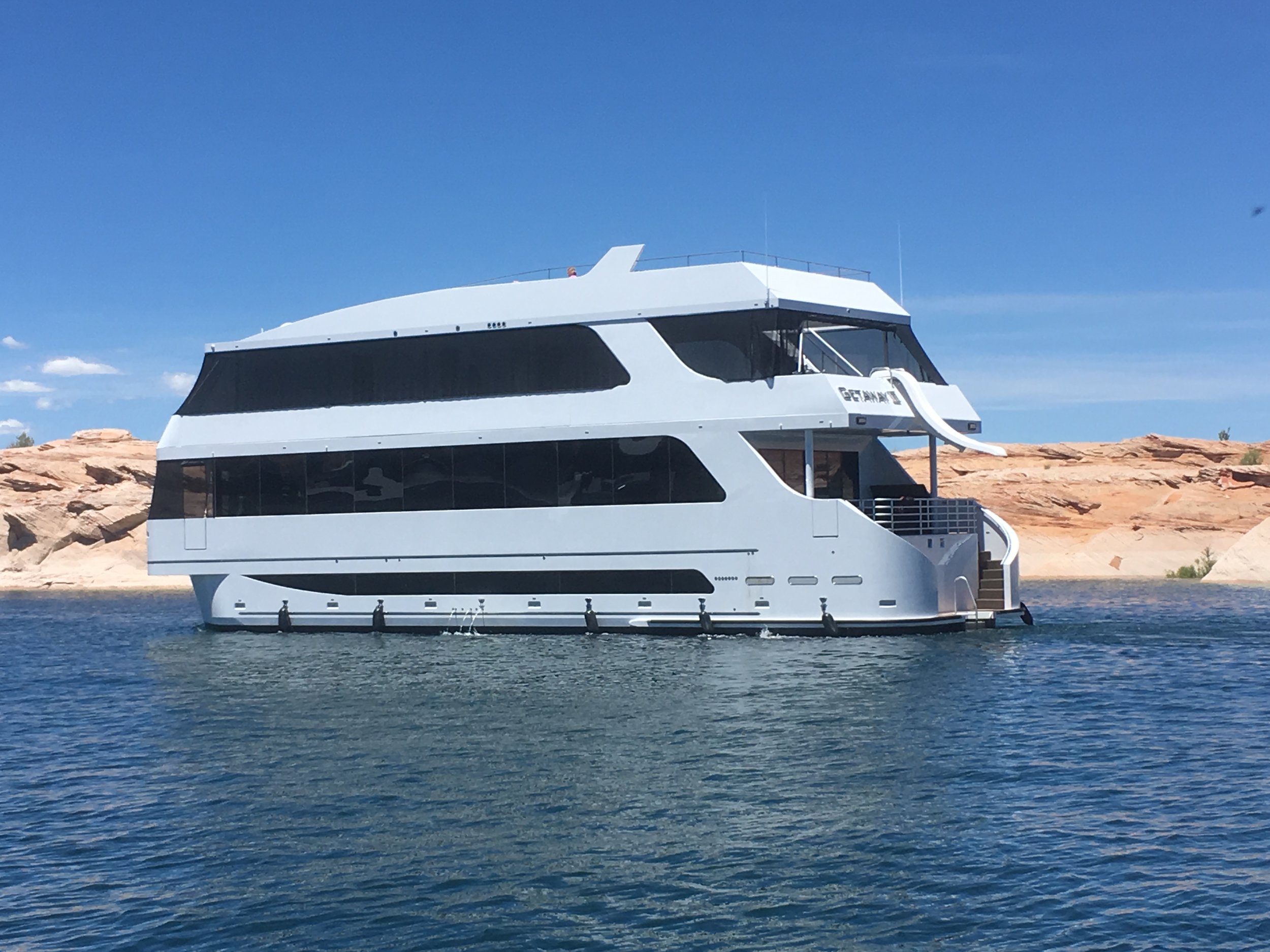 adonia yachts lake powell