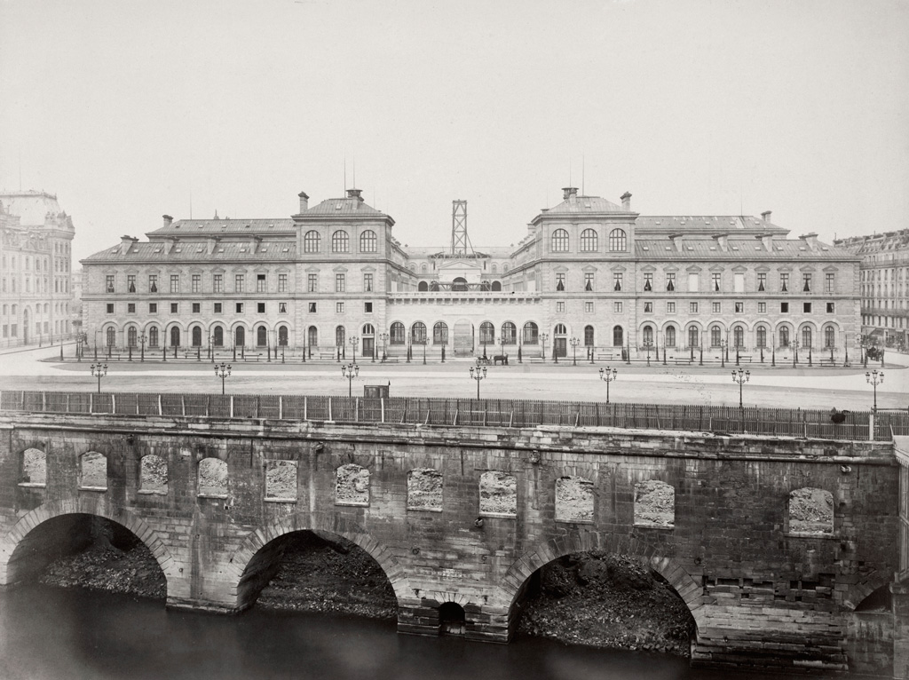 Charles Marville, Hôtel Dieu vers 1861-70. Source: Victoria Sate Library - Lien