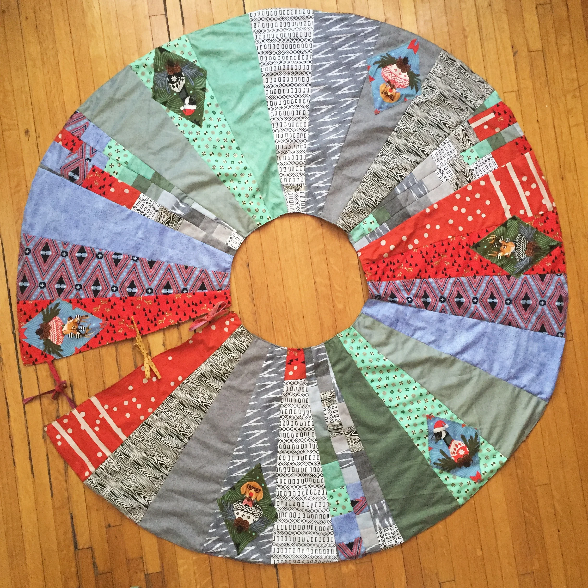 holiday homies tree skirt //