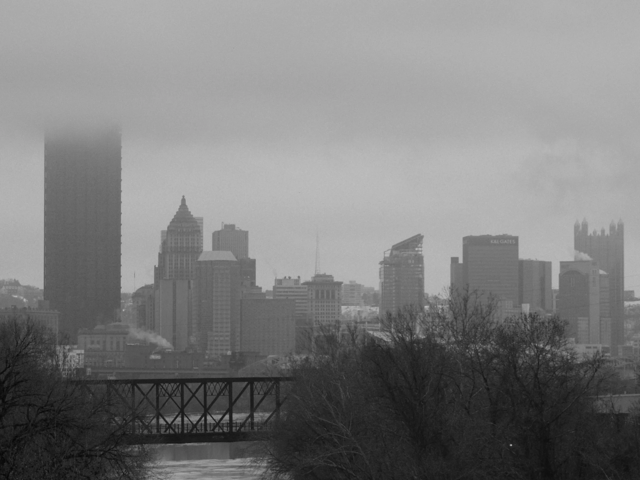 Pittsburgh_skyline_from_Washington’s_Landing,_2015-03-04,_01.jpg