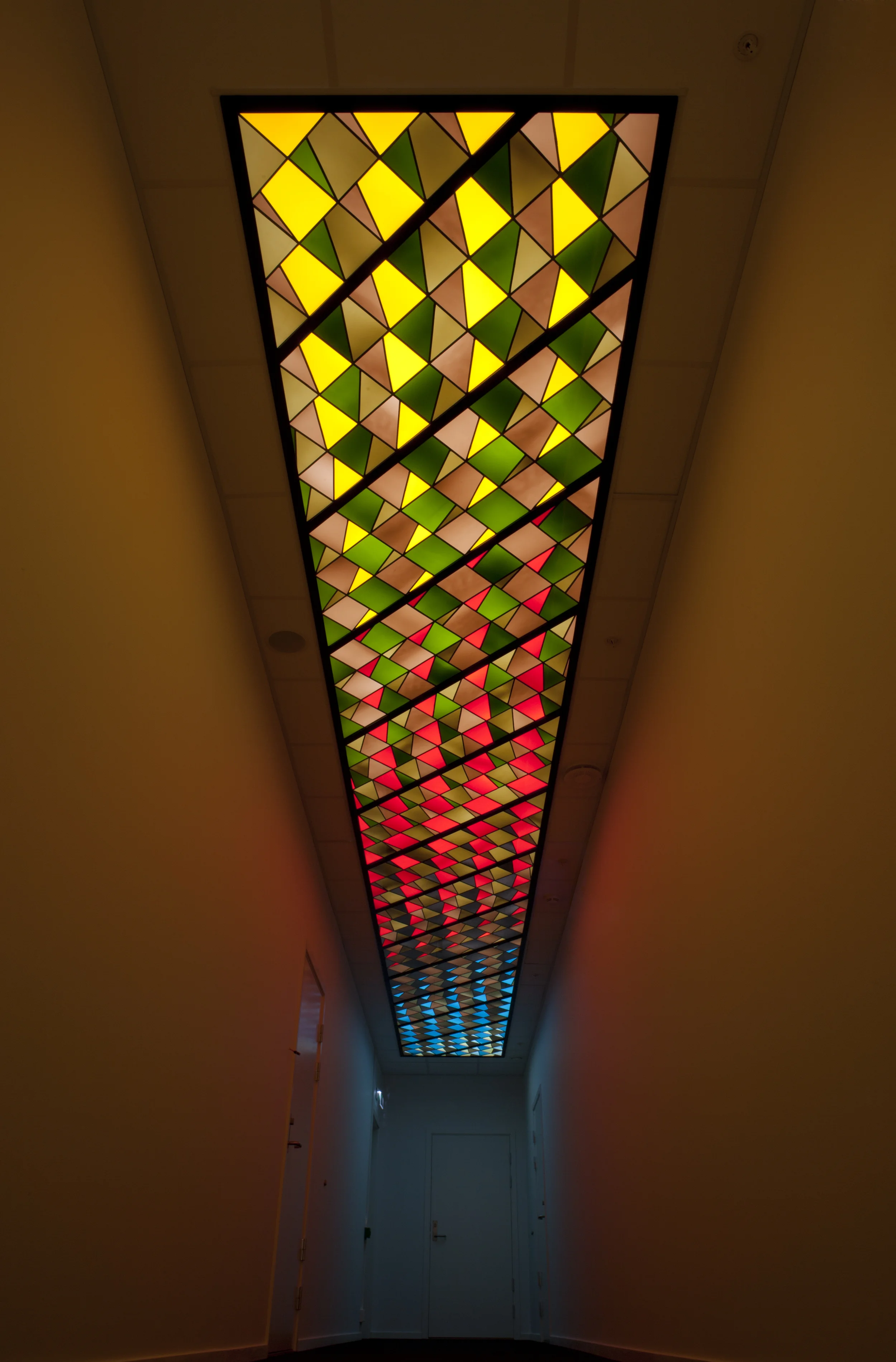 ORM (Divisions, Linear), DNB headquarters, Oslo, 2013. Leaded glass, 10 x 1 m. East-to-west view.