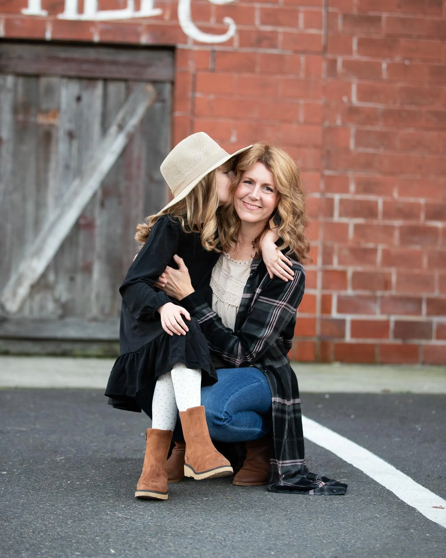 Every year I can&rsquo;t wait to see what super cute photos I&rsquo;ll get of this mommy/daughter duo. And this year they clearly did not disappoint! But also&hellip; dad ended up with some pretty sweet &ldquo;tell dad a secret&rdquo; pictures, too. 