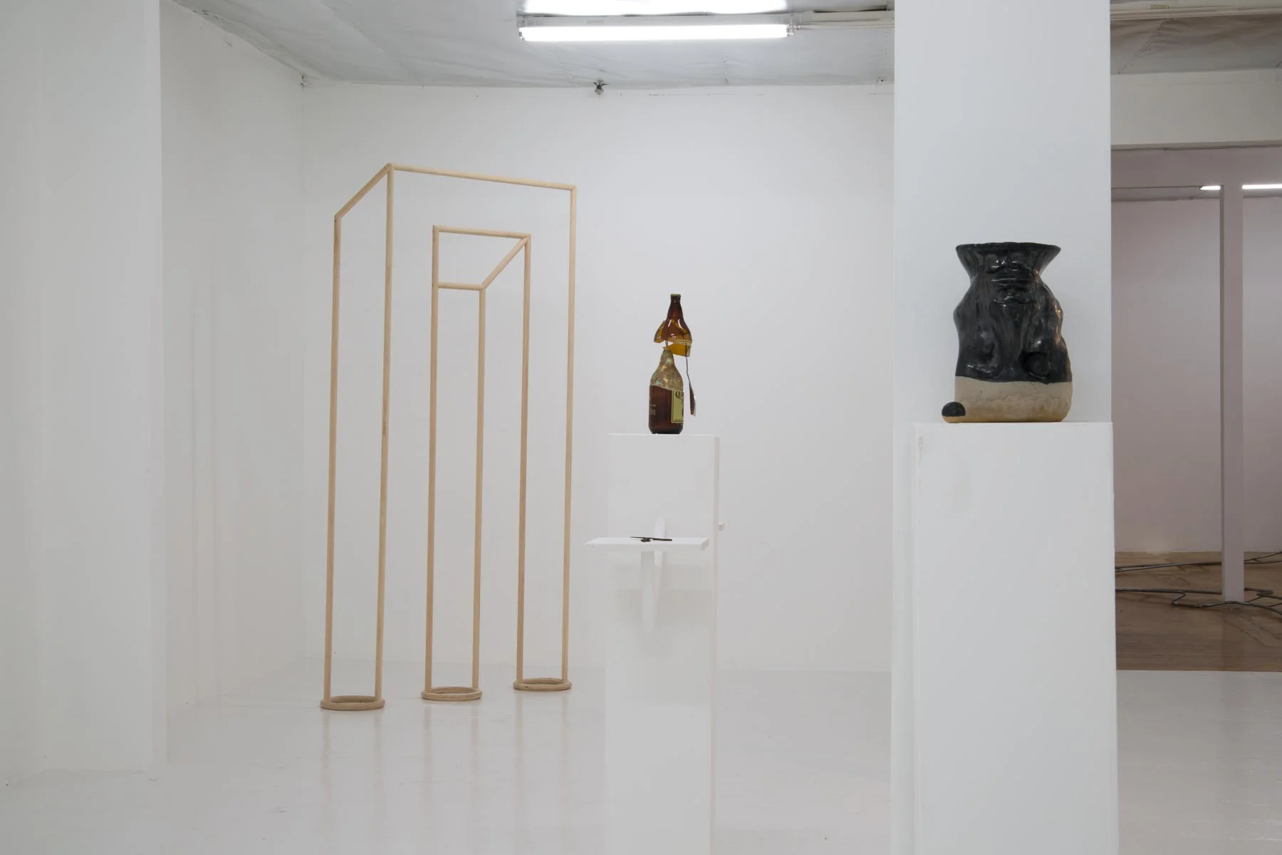 Kenneth Zoran Curwood, Installation view, i Object