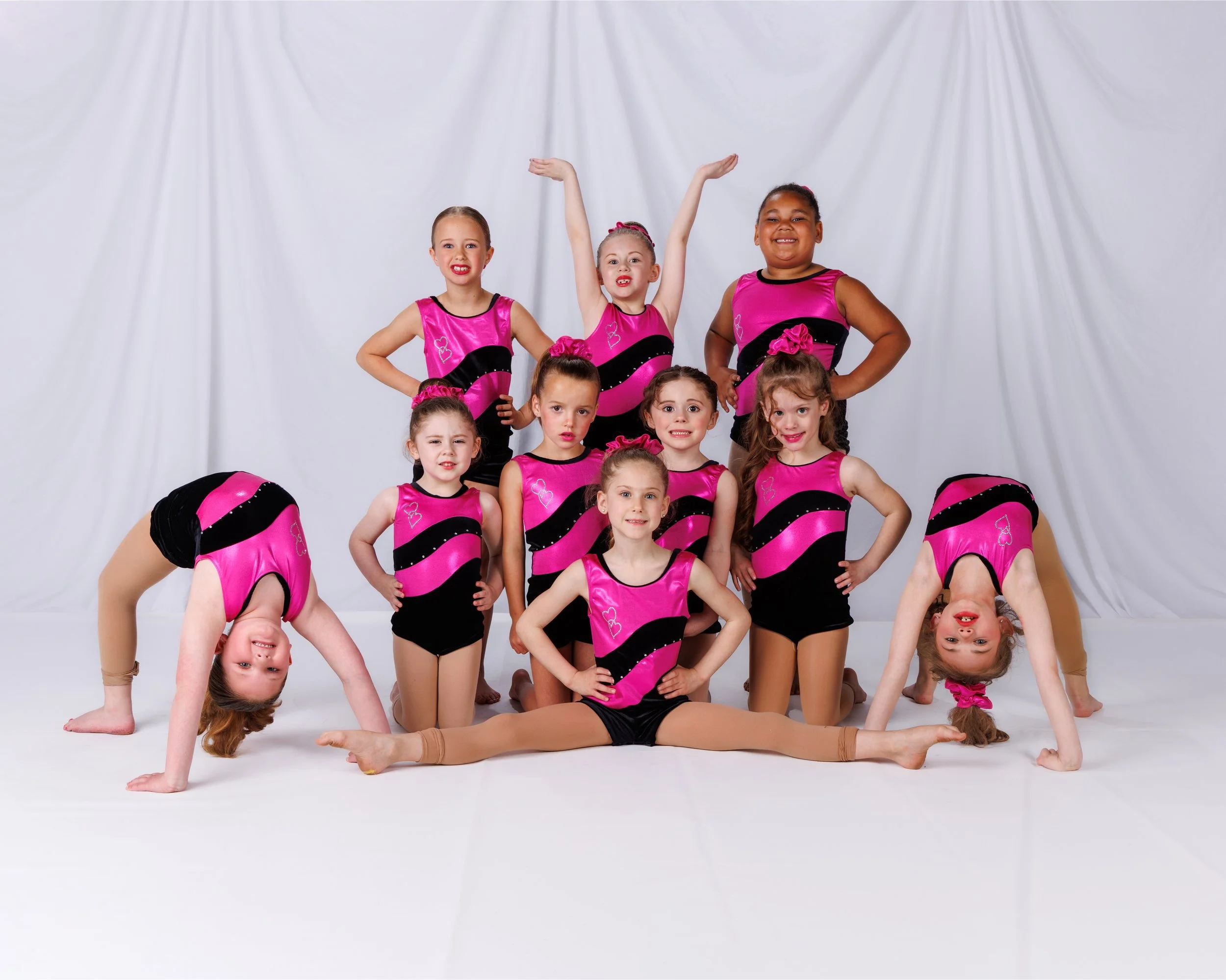 KinderAcro+S1+GROUP+PICT1454.jpg
