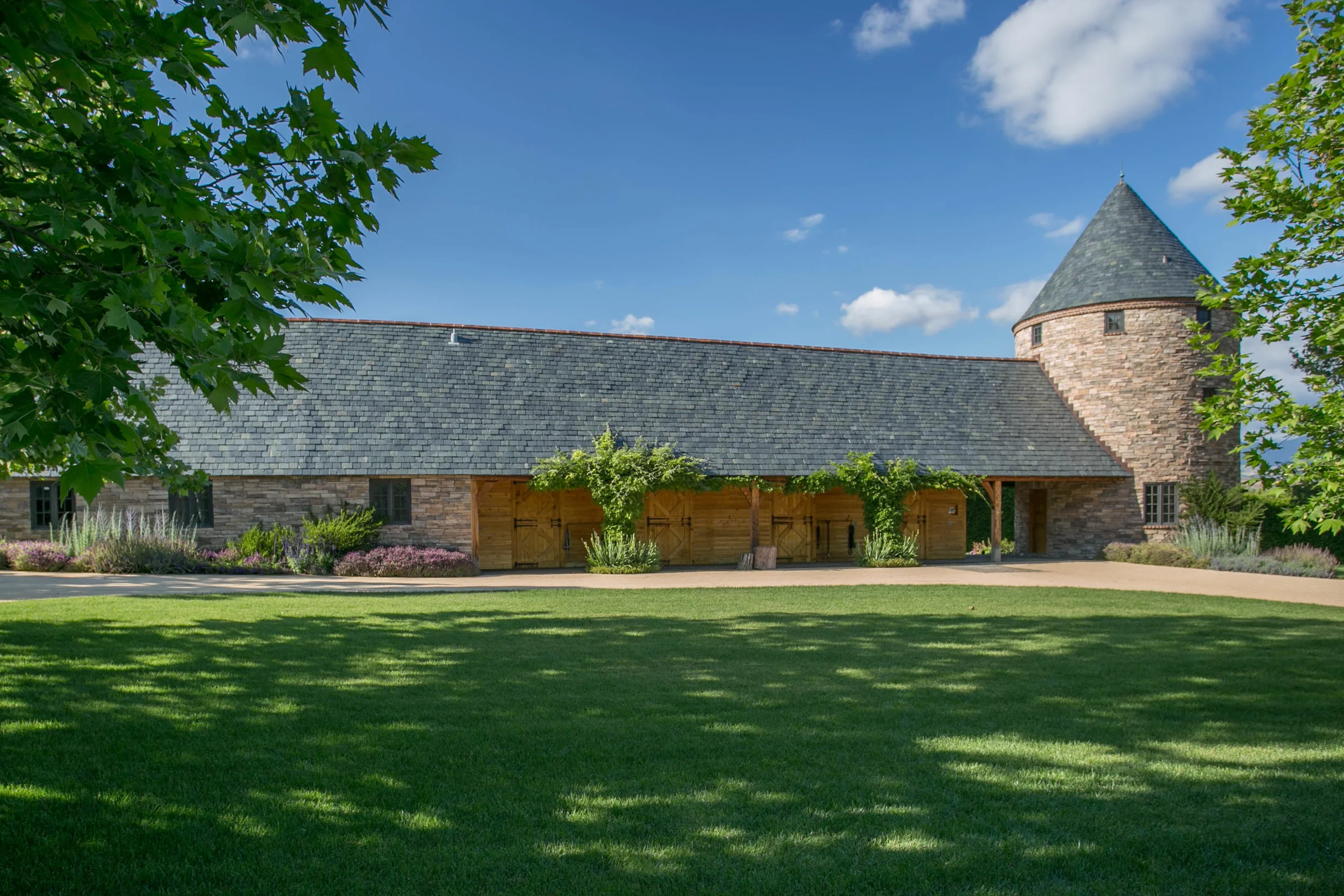 The 17th century style Norman Barn and Dovecote provide exquisite scenery for photographs.