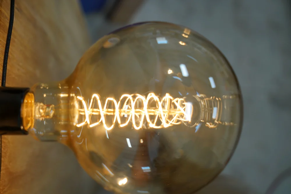40watt-incandescent-lamp