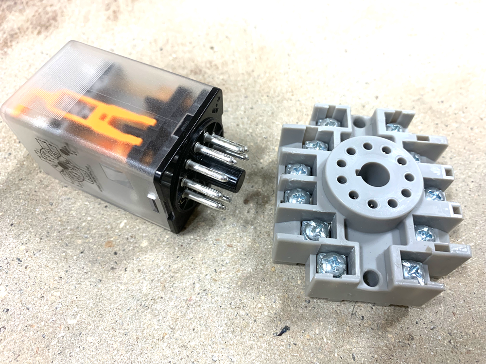 11-pin-ice-cube-relay.png