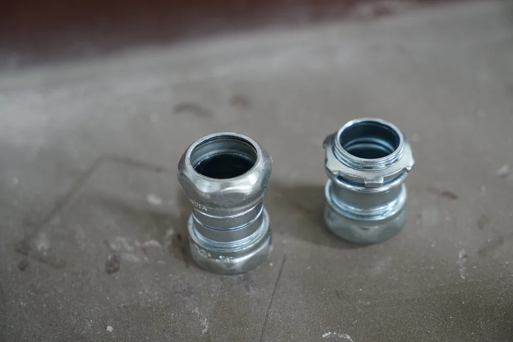emt-compression-coupling-fitting