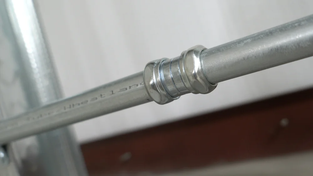 EMT-rain-tight-coupling-compression-fitting