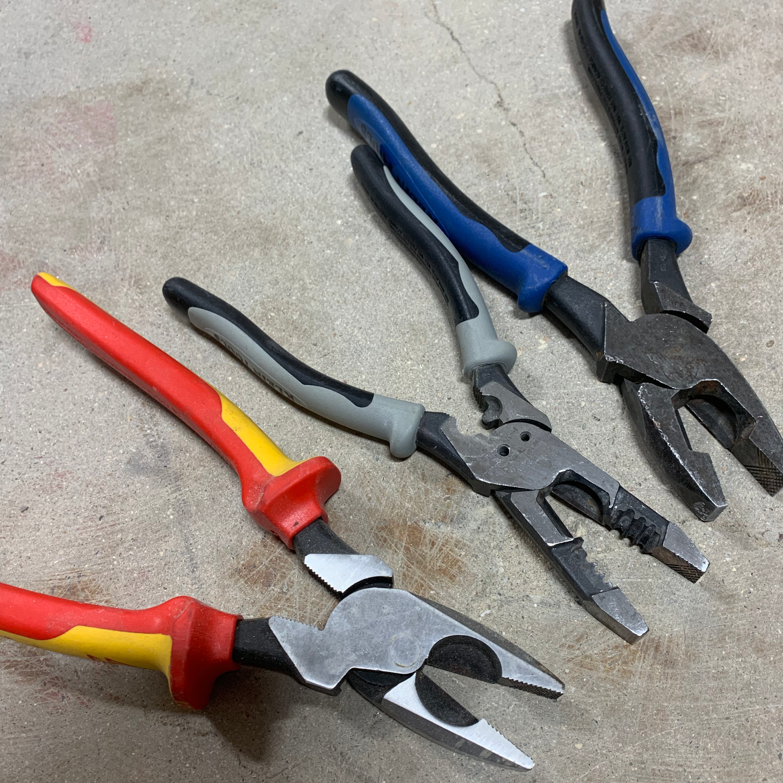 linemans-pliers.png