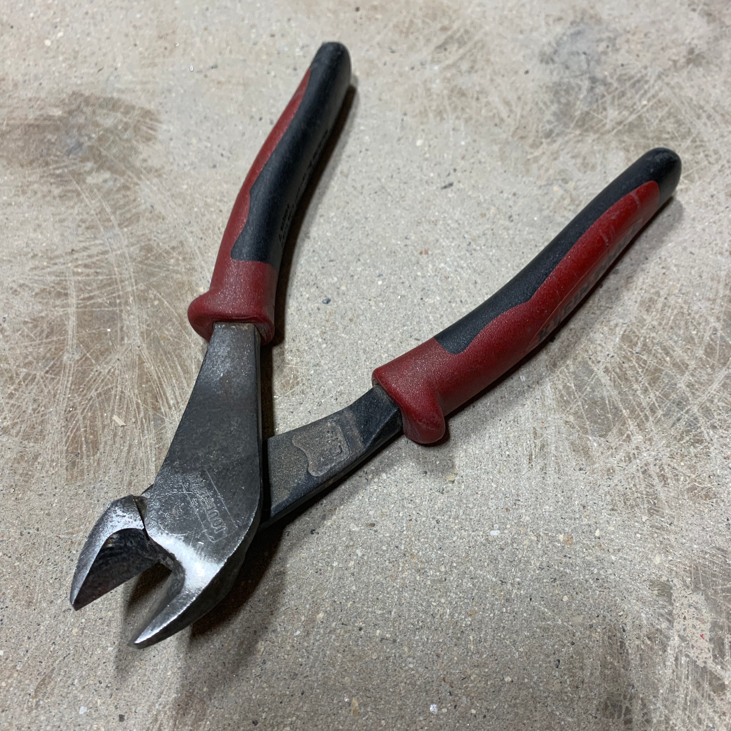 diagonal-cutting-pliers.png