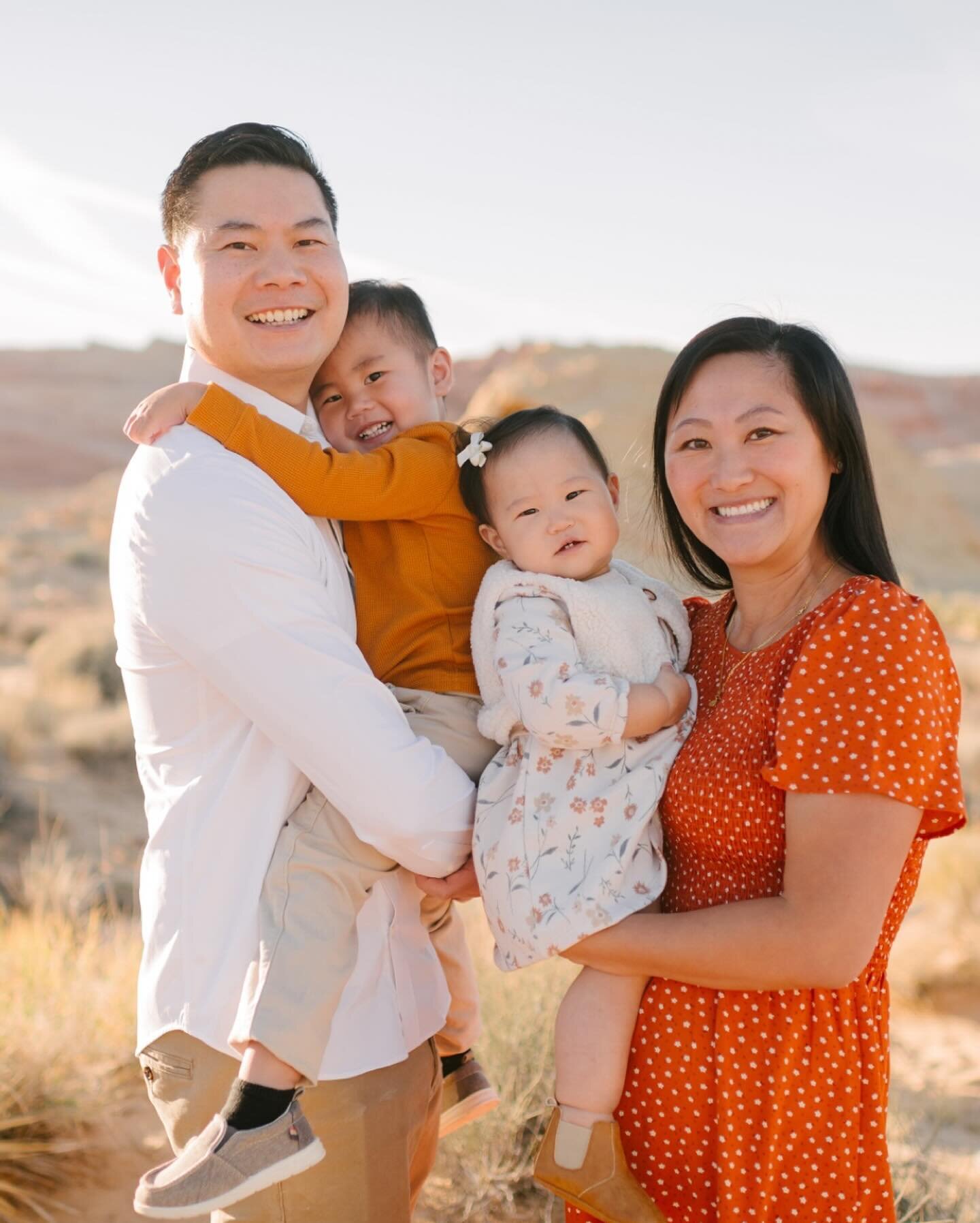 My giveaway collab with Artifact Uprising resulted in getting to work with the sweetest, most beautiful little family yesterday! Becca told me that she was so excited to win the giveaway, because these photos are their first family photos ever 🥹 

I